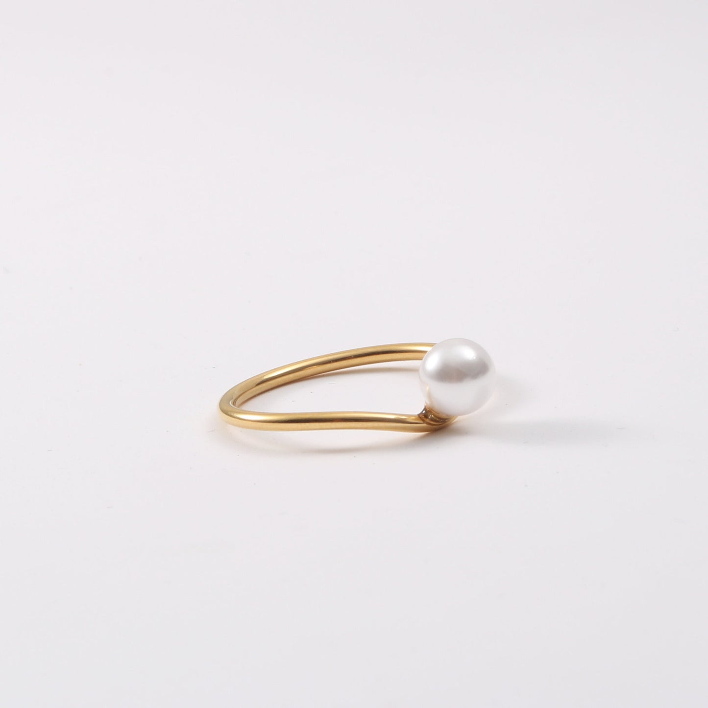 Gold Plated Titanium Steel Ring For Women 18k Gold Tone Europe And America Fashion Jewelry Inlay Diamond Accent Shine