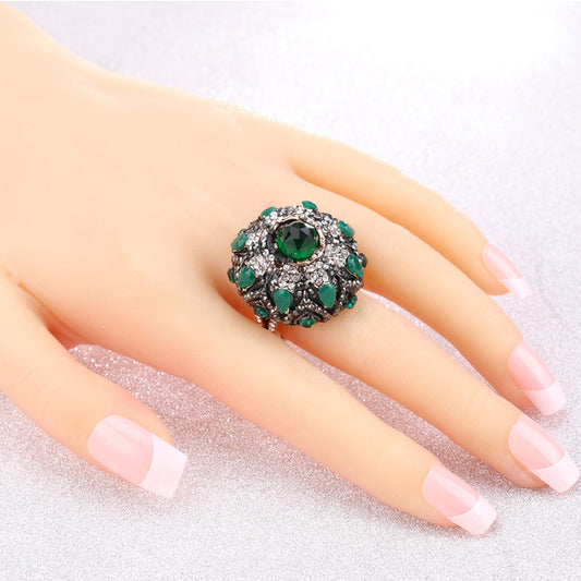 Women's Vintage Bohemian Emerald Gemstone Ring Alloy Inlaid Statement Ethnic Retro Jewelry Gift For Women Everyday Wear