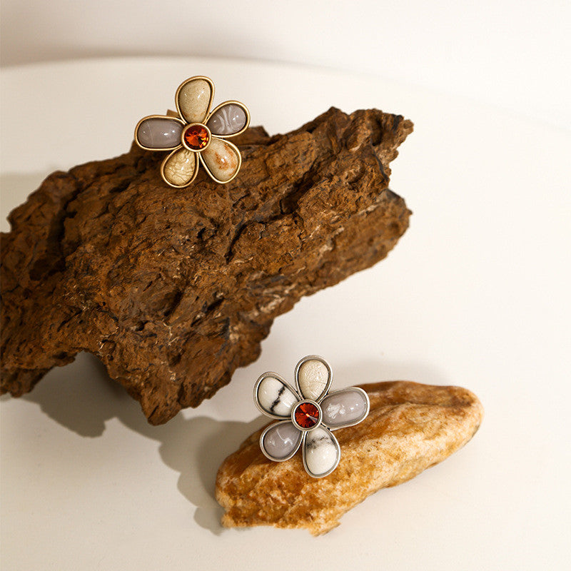 Vintage Natural Stone Adjustable Five Petal Flower Ring Ancient Silver And Ancient Gold Elegant Everyday Style