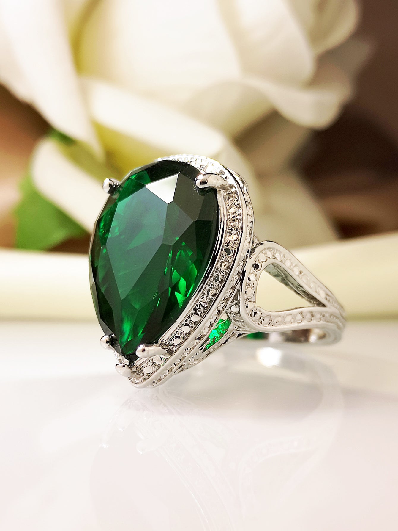 Geometric Alloy Ring With Glass Accent Electroplated Metal Jewelry For Women Fashion Statement Accessory Style