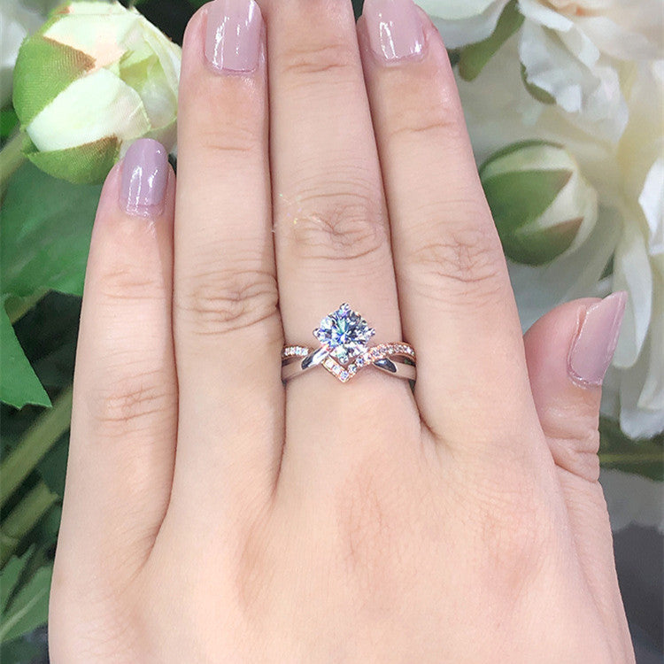 Womens V Crown Ring Microset One Carat Moissanite Ring Fashion Simple Electroplating Copper Ring Rose Gold Ring