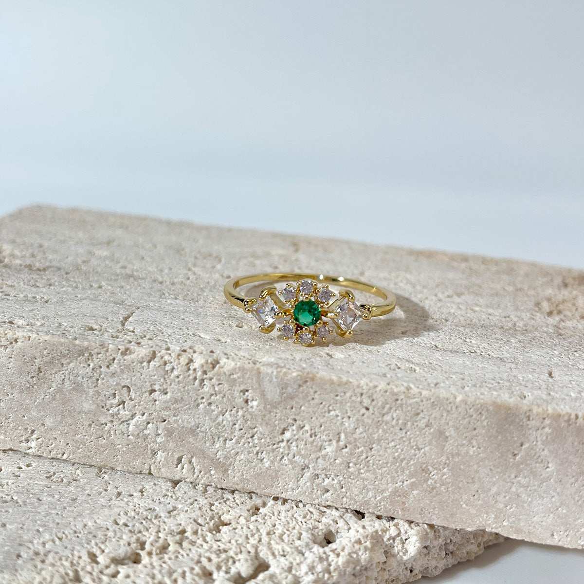 Women Emerald Green Zircon Ring Leaf Design Copper Electroplate 18K Jewelry Accessory Elegant For Classic Look