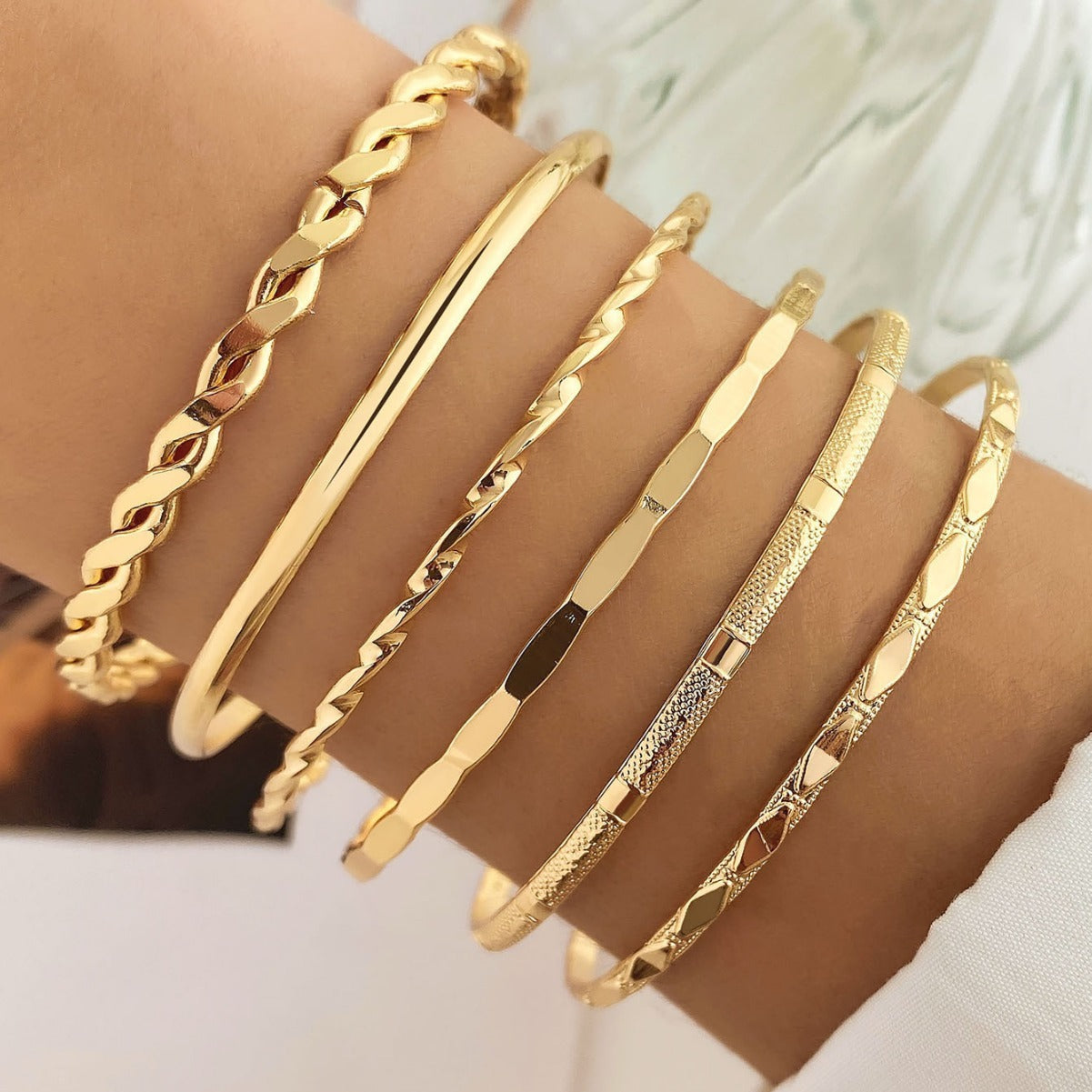 Womens Gold Chain Bracelets Set Geometric Design Thick Link Bangles Boho Fashion Jewelry Set Gift For Everyday
