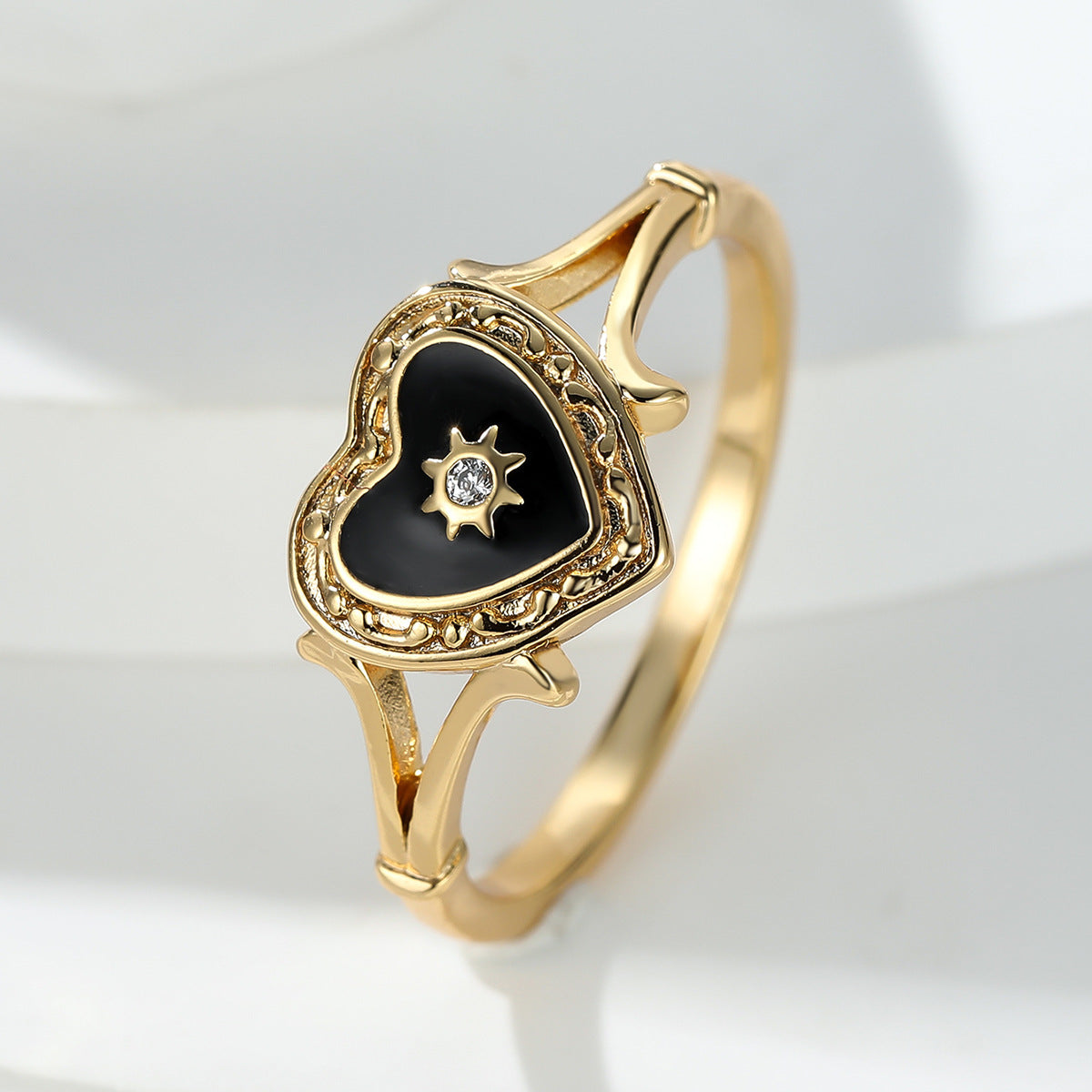 Gothic Black Enamel Heart Ring Copper Electroplated Jewelry For Women Girls Party Gift With Golden Accent And Gift Box