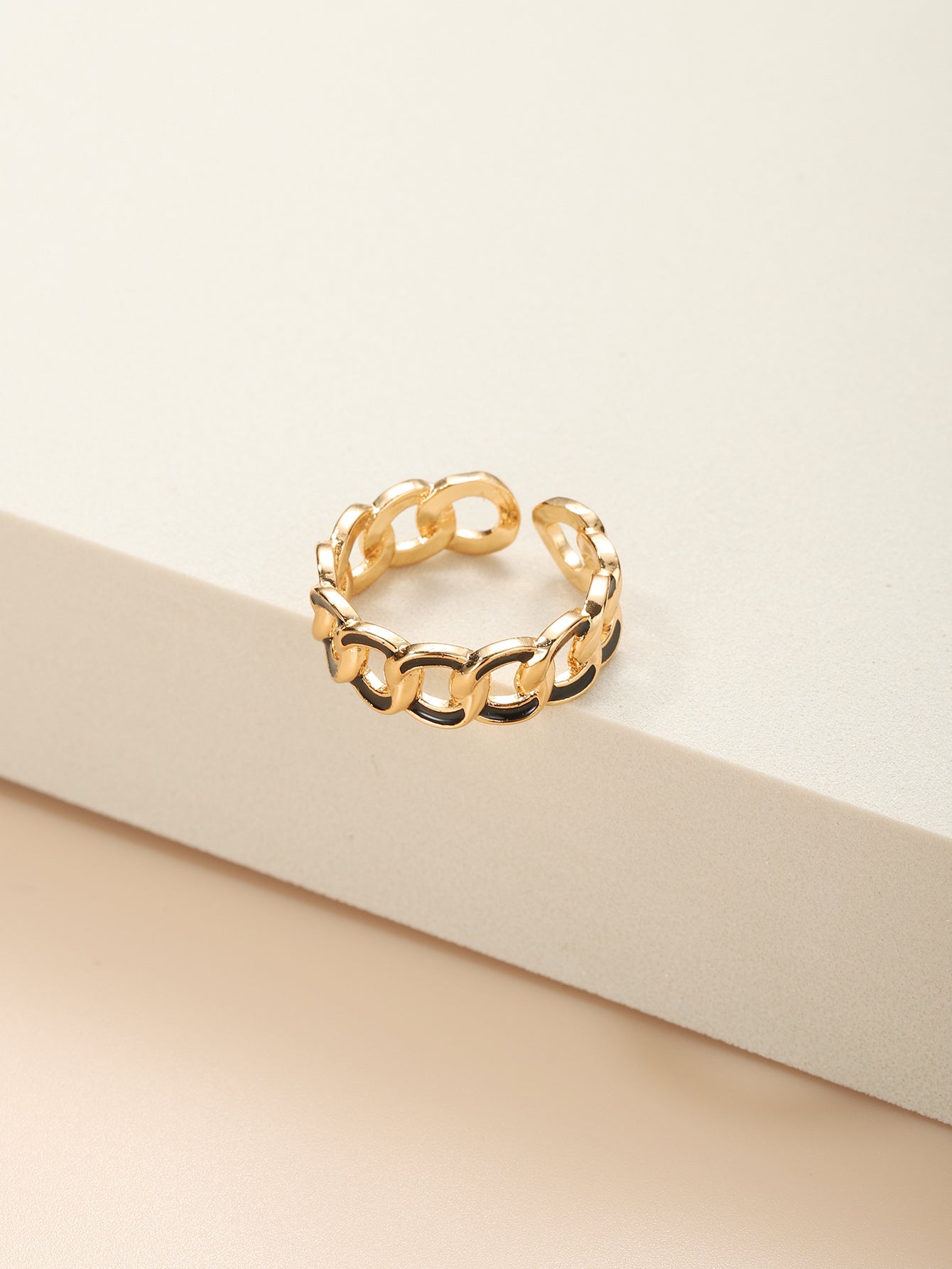 Geometric Electroplated Copper Ring for Women Elegant Fashion Jewelry Temperament Ring European Style Trendsetting