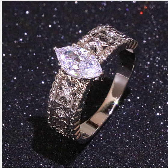 Retro Openwork Baroque Style Diamond Inlaid Horse Eye Zircon Ring For Women Simulated Diamond Ring Fashion Ready