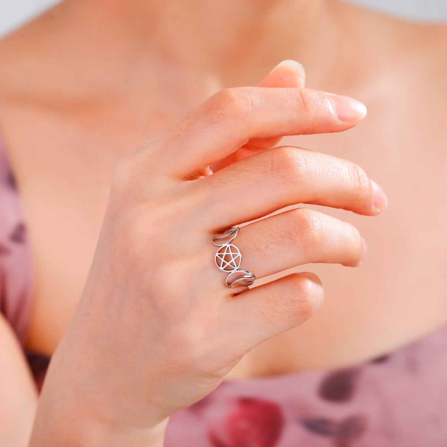 Unisex Double Moon Pentagram Ring Stainless Steel Electroplated Gold Band Jewelry Size 7 8 9 10 11 Modern Touch