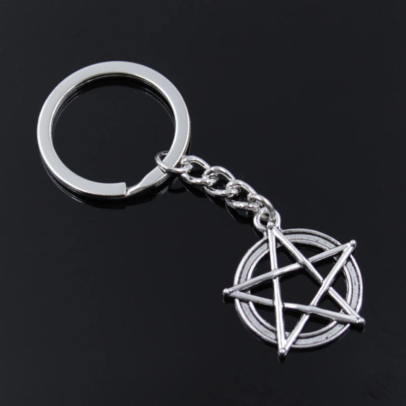 European Five Pointed Stars Keychain Alloy Key Ring Mysterious Charm Fashion Accessory Handbags Decoration Car