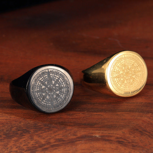 Men's Vintage Compass Ring Stainless Steel Band with Retro Design Titanium Steel Statement Ring for Him Mystery Compass Inlay