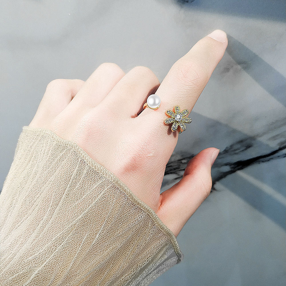 Womens Adjustable Rings With Zircon Pearl Flower Copper Electroplated Yellow Golds Gems And Adjustable Opening