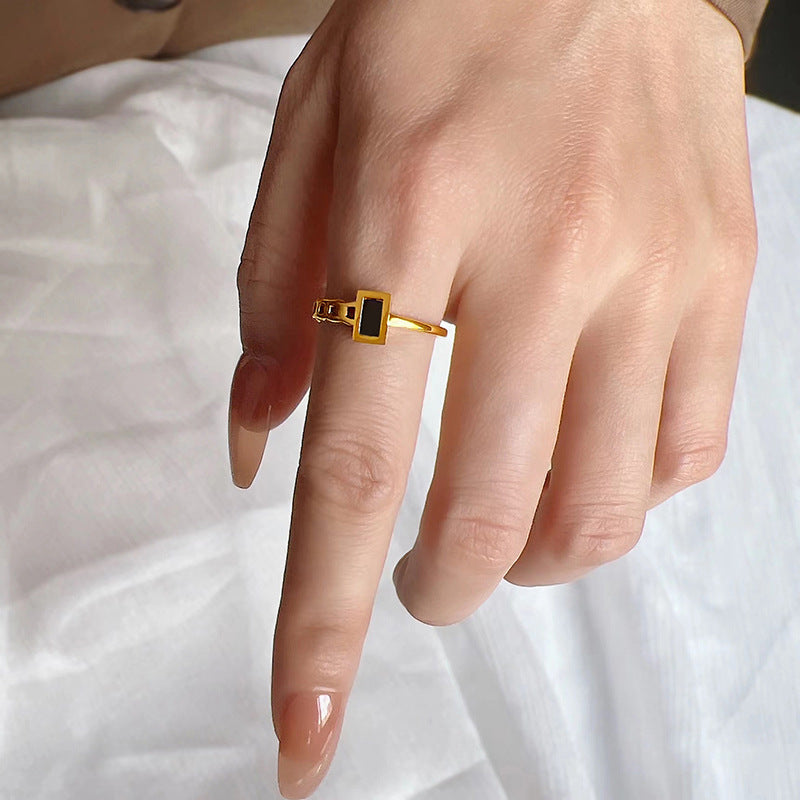 Women's Titanium Steel Ring Electroplated Fashion Jewelry Rectangular Chain Design Gold And Black Style For Her