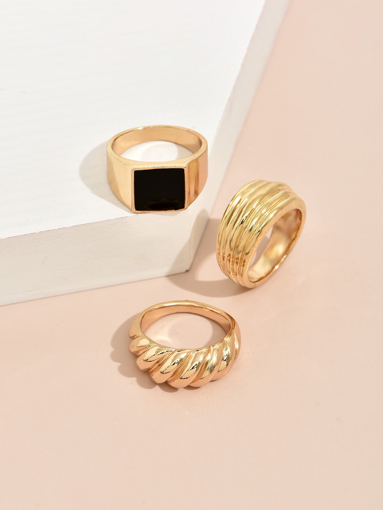 Womens Fashion Rings Trendy Alloyed Rings High Quality Ring Polished Ring Beautiful Appearance Ring Must Have