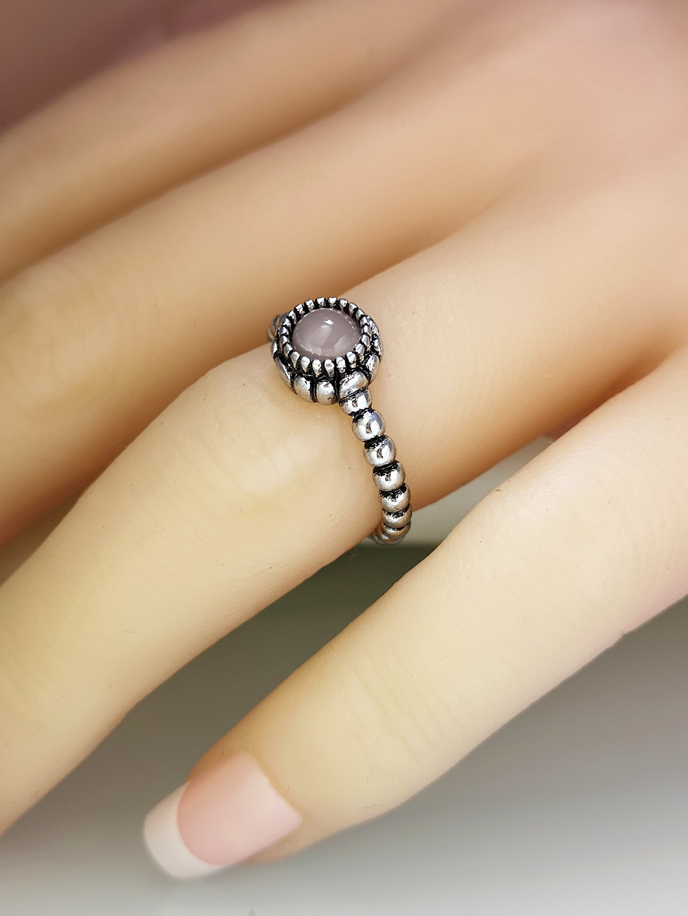 Womens Rose Gold Geometric Alloy Ring With Resin Electroplated Jewelry Individually Packed Rose Gold Ring Style