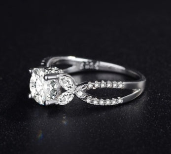 Hollow Zircon Inlay Copper Ring European Style Jewelry