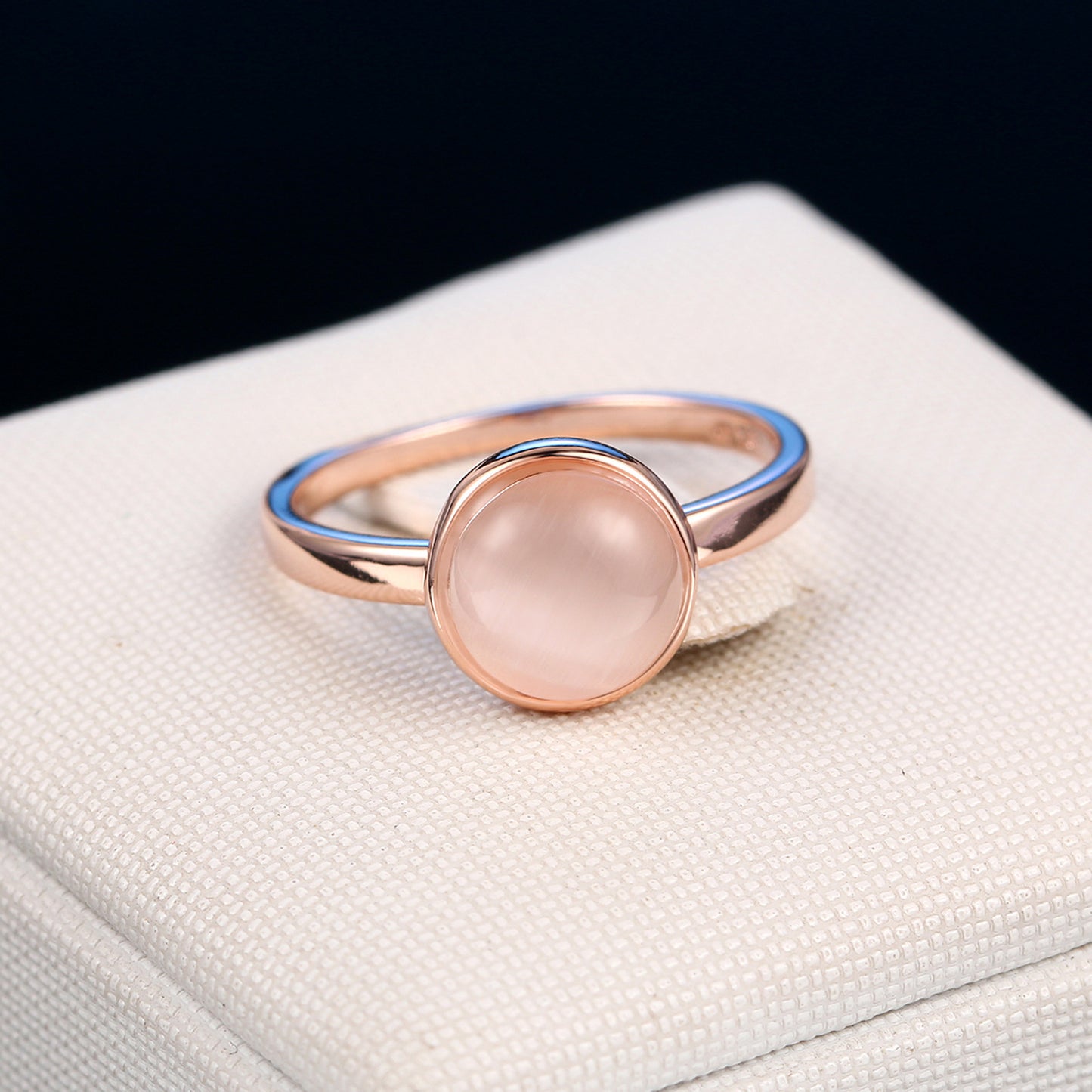 Rose Gold Zircon Ring Womens Copper Band 8mm Inlaid Simple Fashion Design Polished Finish Elegant Jewelry Gift