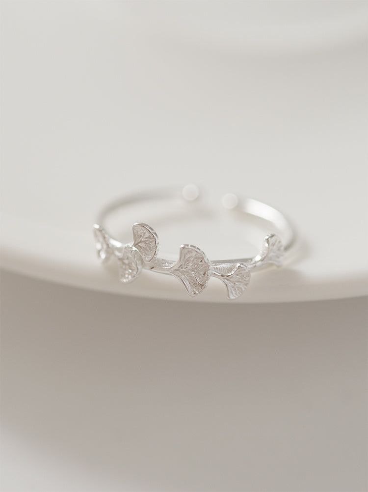 Womens S925 Silver Ring With Ginkgo Leaf Design Platinum Plated Elegant Fashion Jewelry Gift For Her Timeless Elegance