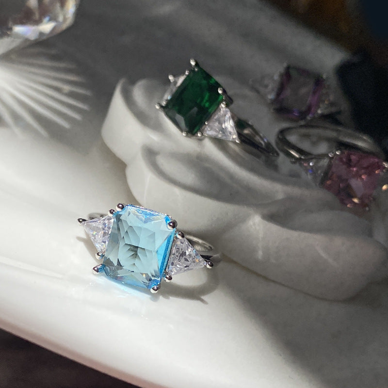 Women Fashion Triangle Shaped Imitation Moissanite Ring Copper Minimalist Geometric Jewelry For Elegant Everyday Wear