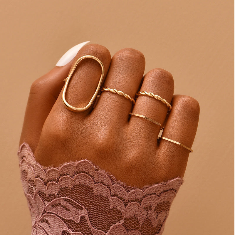 Fashionable Alloy Golden Ring For Women Party Accessory