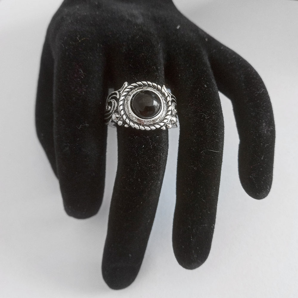 Vintage Unisex Ring With Artificial Gemstones Alloy