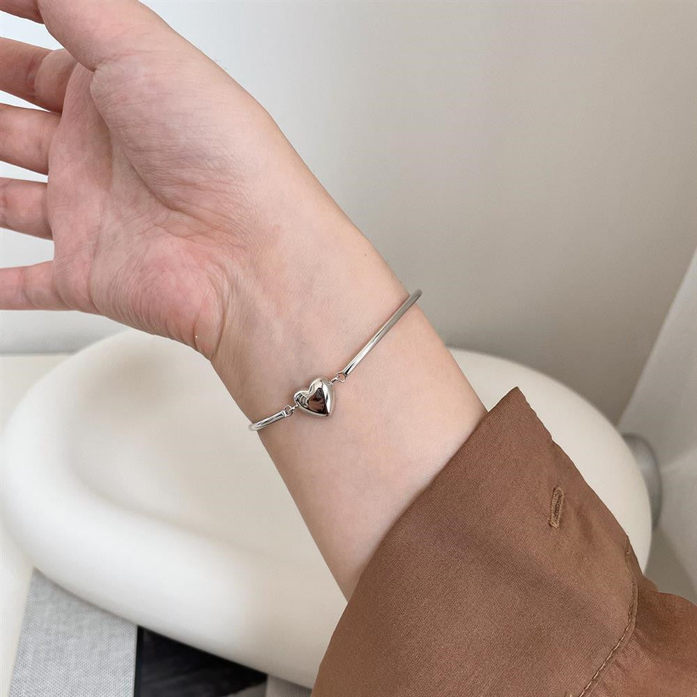 Womens Copper Heart Bracelet Trendy Electroplated Love Jewelry Gift For Her Heart Shape Accessory Classic Style