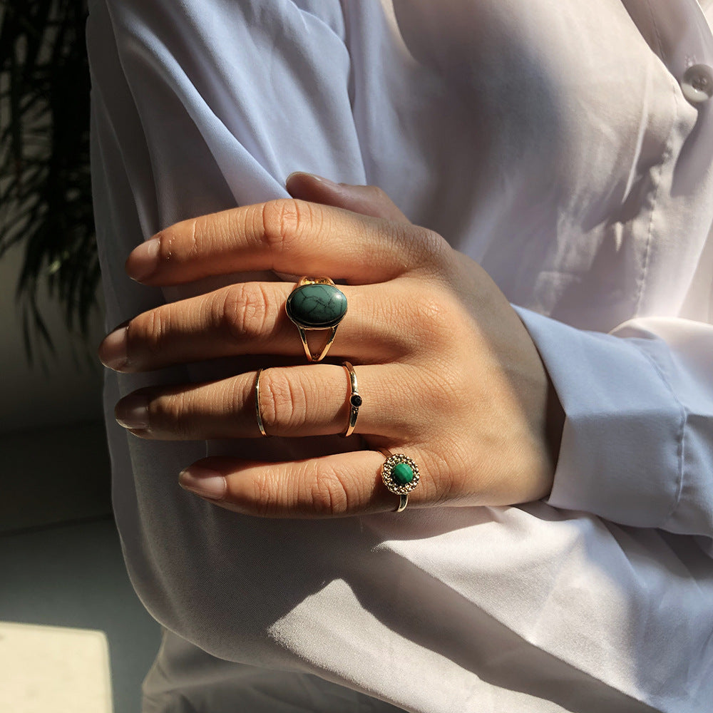 Simple Fashion Alloy Ring For Women In Gold Or Silver Tone Geometric Resin Jewelry For Everyday Style GiftIdea
