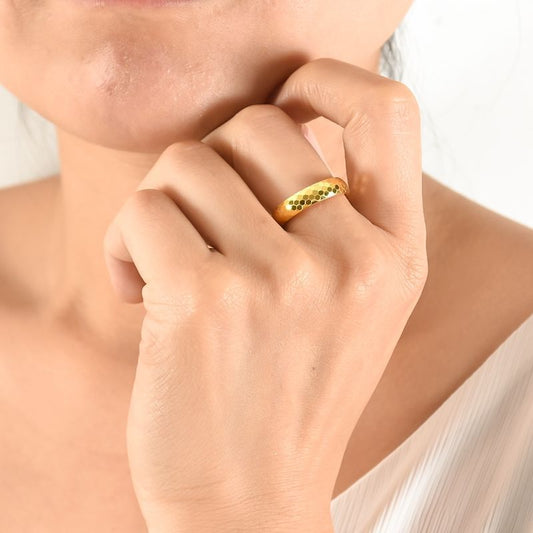 Womens Titanium Steel Ring Gold Electroplated Curved Honeycomb Geometric Design Elegant Jewelry Sizes 6 7 8 And 9