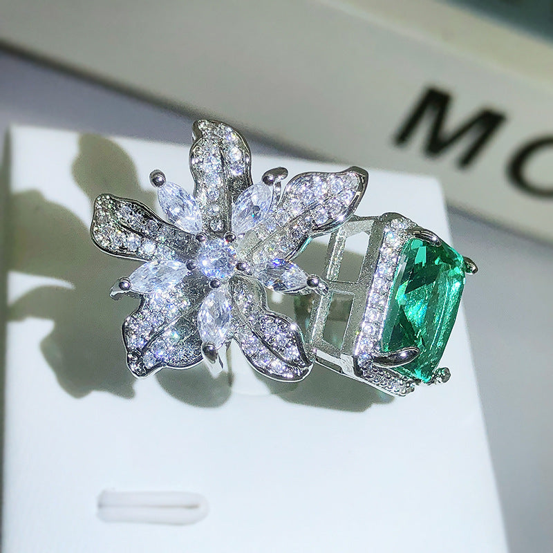 Full Diamond Inlaid Green Zircon Ring Ornament