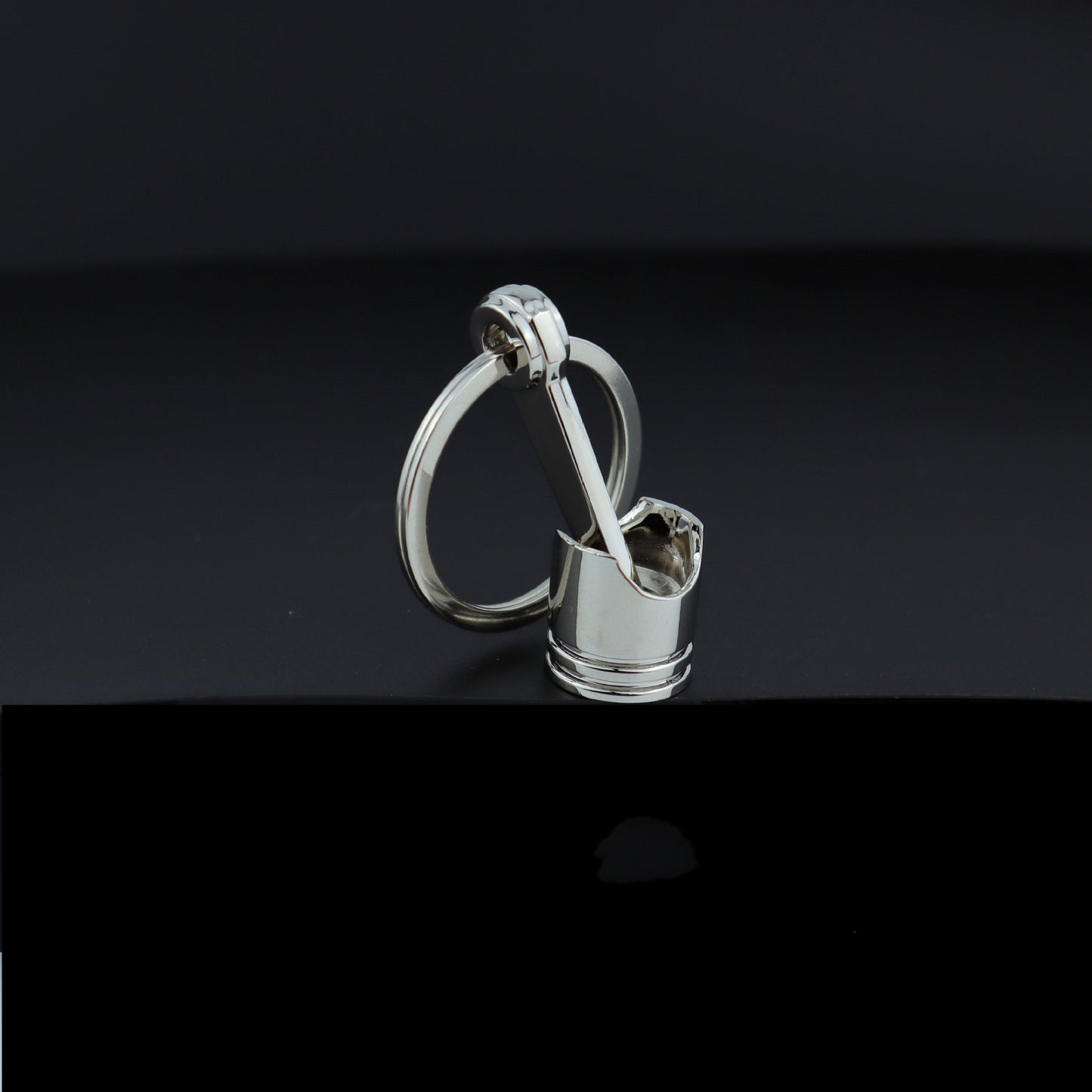 Engine Piston Keychain Zinc Alloy Car Key Chain Electroplated Automotive Motor Keyring Decoration For Displays