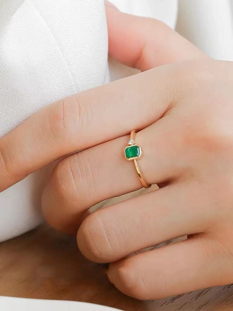 Vintage Emerald Ring For Women I Special Interest Design Copper Gold Plated Gemstone Inlay With Elegant Setting