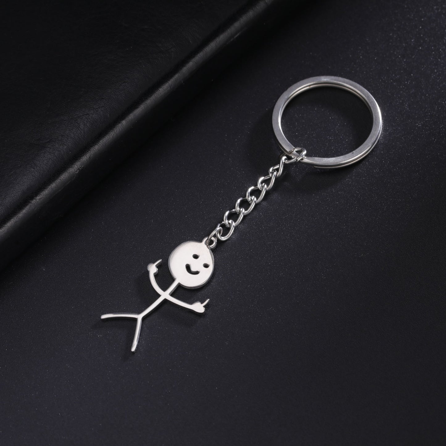 Womens Keychain Pro Cute Smiling Face Figurine Pendant Stainless Steel Accessory Korean Fashion Key Ring Charm