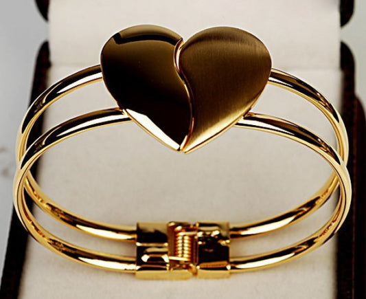 Frosted Heart Shaped Bracelet With Double Hearts Star Design