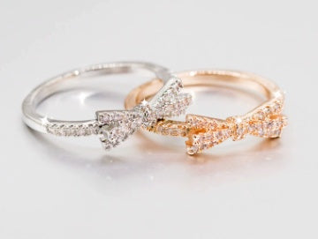 Diamond Encrusted Bow Ring For Women Fashion Jewelry With Elegant Strips And Tail Design With Sparkling CZ Accents