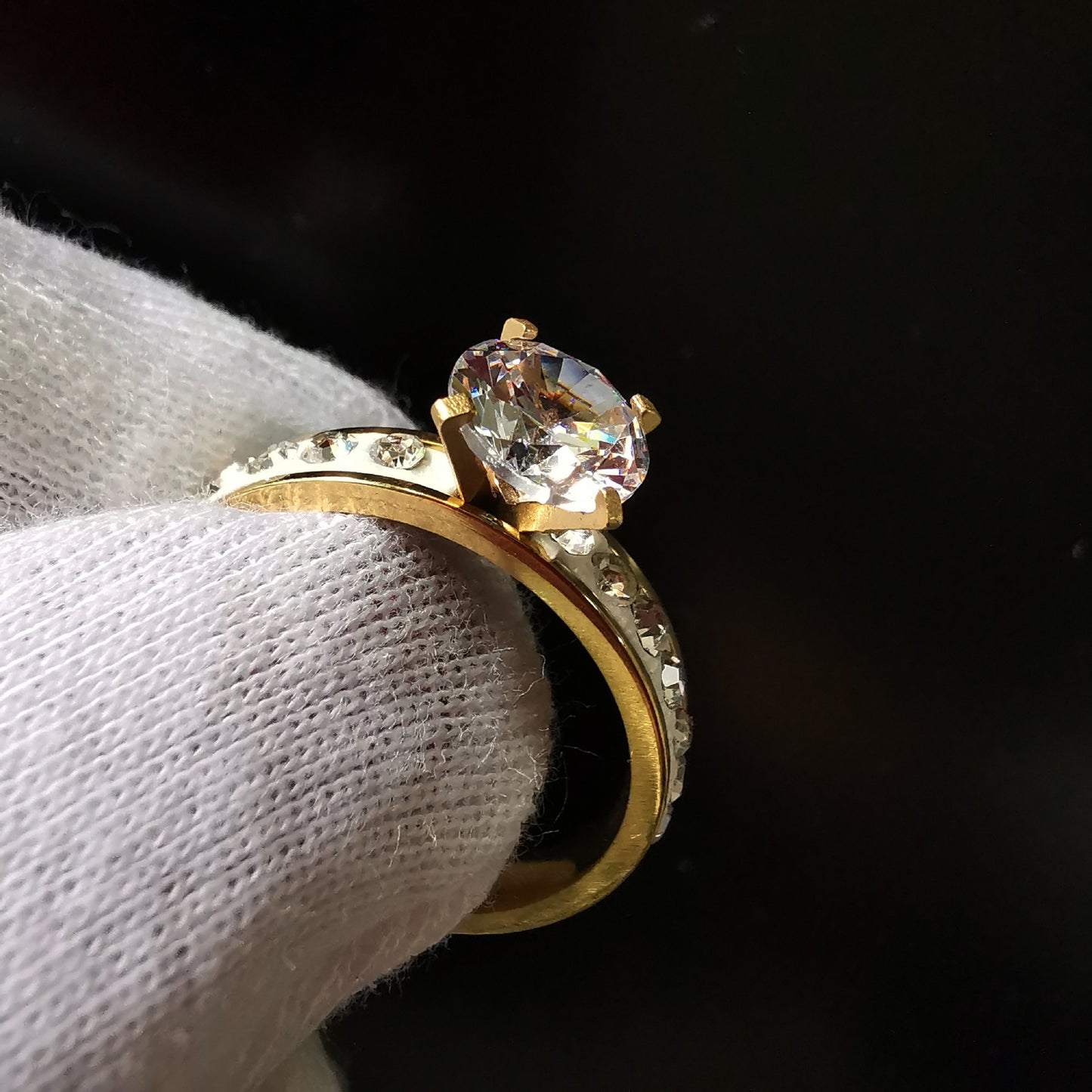 Womens Stainless Steel Flower Ring With Zircon Inlay And Diamond Point Design Floral Jewelry Band Fashion Ring