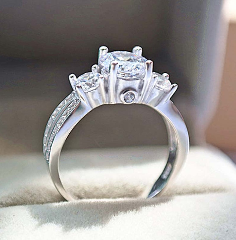 Vintage Platinum Tone Ring With Diamond Inlay For Women European Inspired Jewelry Exquisite Craftsmanship Luxury