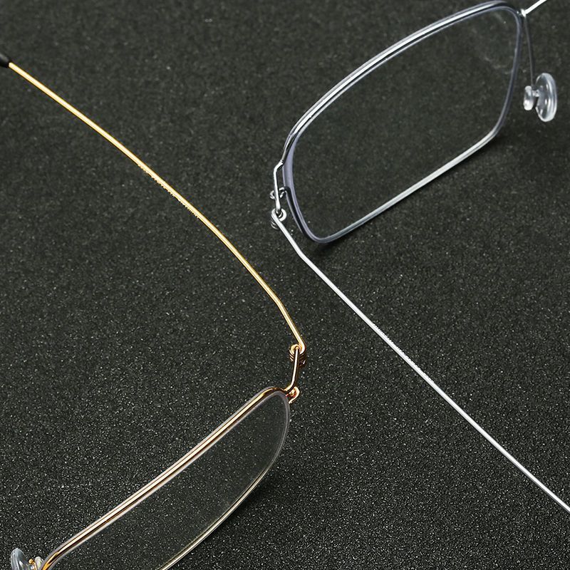Reading Glasses Lightweight Titanium Alloy Oval Frame Glasses With Radiation Resistance Multiple Magnification