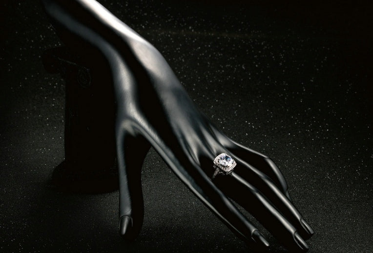 Womens Rose Gold Plated Ring With Micro Inlaid Zircon Geometric Design Elegant European American Accessory Jewelry