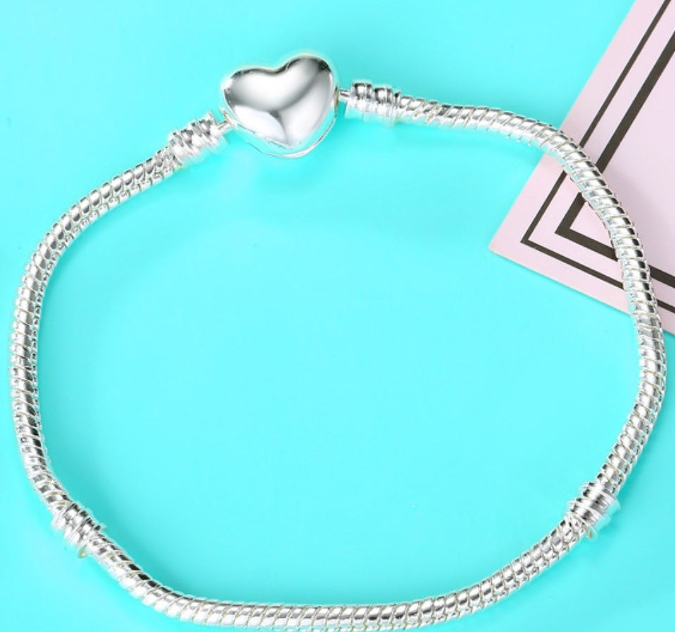 Silver Plated HeartBracelet For Women Adjustable Lightweight Copper Chain Classic LoveHeart Design Gift For Her