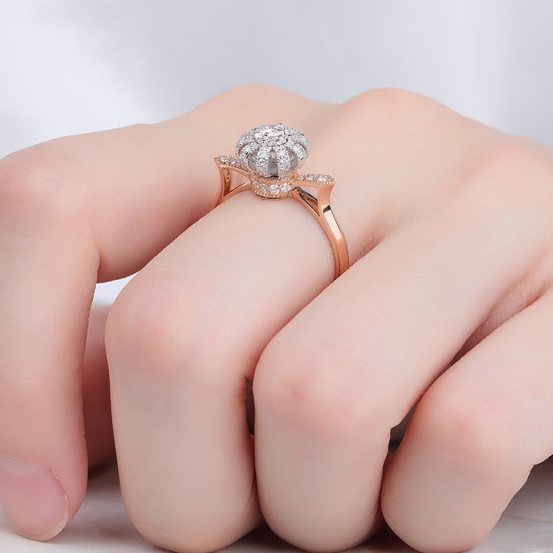 Rotating Crown Ring Two Tone Electroplated Alloy Heart Shaped Ring European Design Womens Fashion Ring Elegance