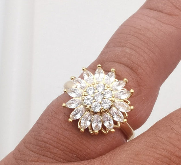 Womens Fidget Ring Crystal Sunflower Rotary Anxiety Relief 18K Gold Plated Copper Fashion Jewelry Daily Wear Chic