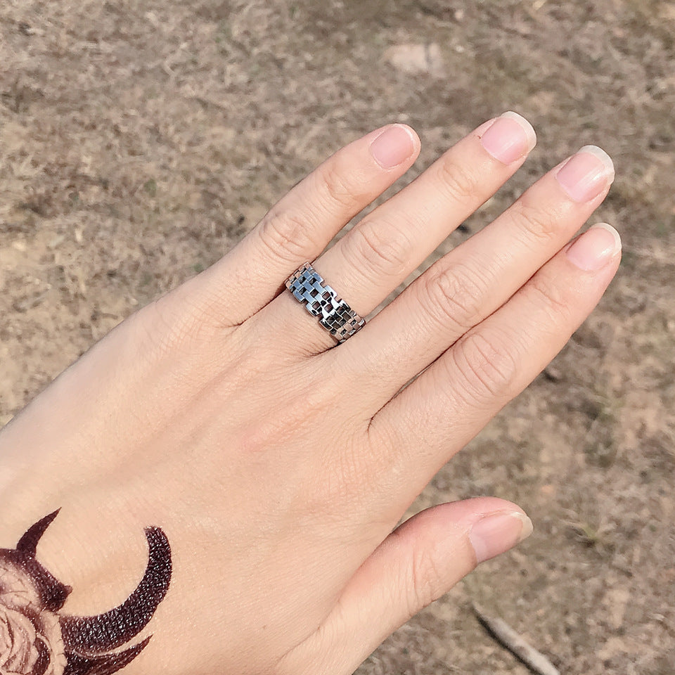 Unisex Titanium Steel Chain Ring Hollow Geometric Design Stainless Steel Band Jewelry Black Satin Finish Looks