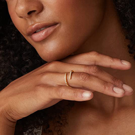 Shiny Temperament Womens Twisted Ring With Fully Jewelled Design And Elegant Shine Titanium Steel Lasting Shine