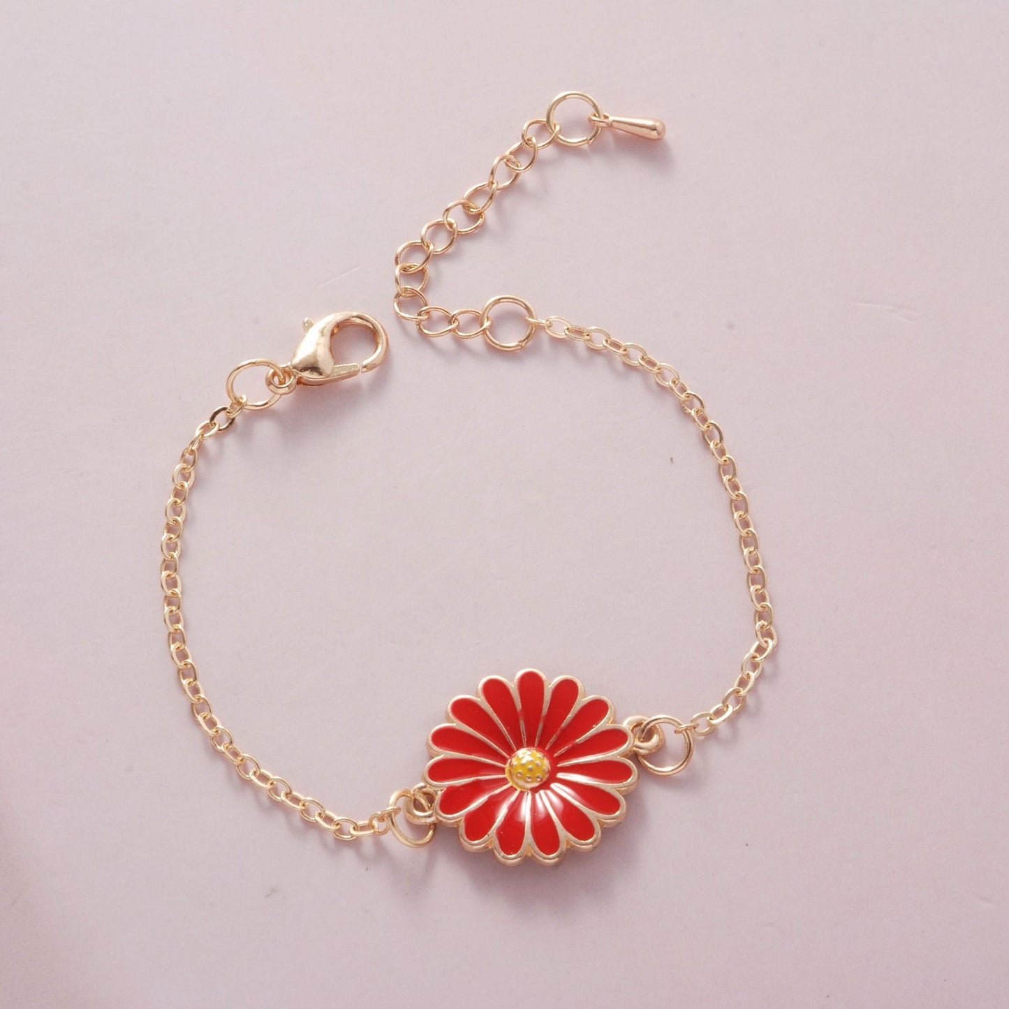 Womens Alloy Daisy Bracelet With Oil Drip Finish Fashion Jewelry Gift For Her White Red Pink Blue Daisy Styles