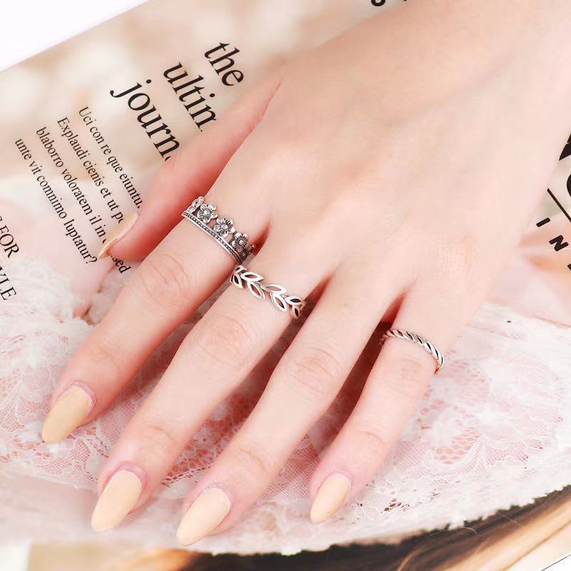 Ancient Silver Daisy Openwork Ring Adjustable Opening Vintage Korean Retro Fashion Ring For Women Elegant Ring
