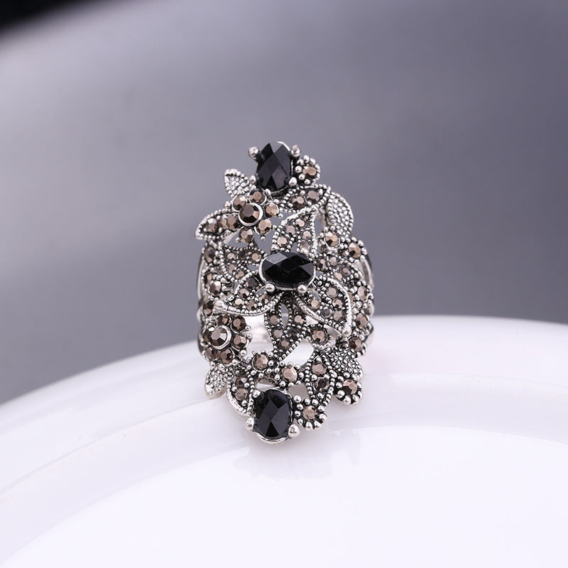 Vintage Floral Diamond Ring For Women Retro Style With Alloy Band And Elegant Wedding Look Quality Craftsmanship