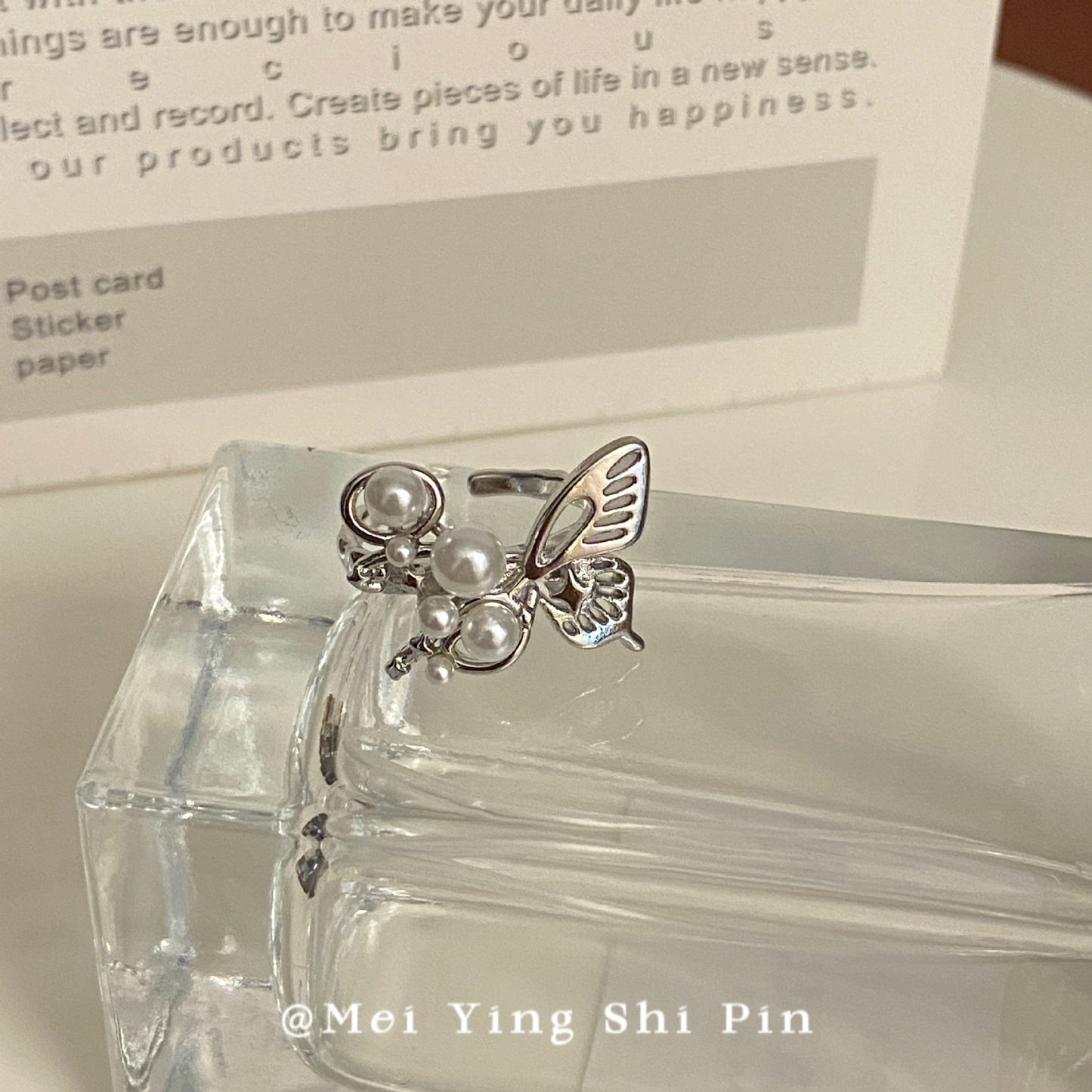 Womens Butterfly Pearl Ring Adjustable Hollow Three Dimensional Alloy Metal Jewelry Gift Elegant Fashion Accessory