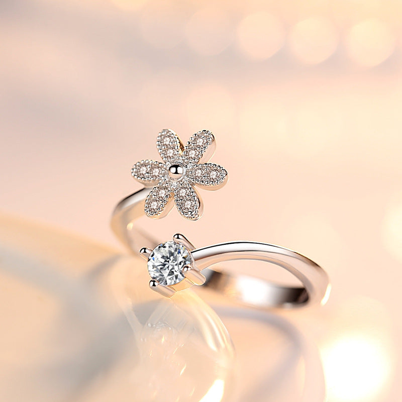 Women White Gold Plated Flower Ring Korean Design Simple Temperament Ring Gift for Students Fashion Jewelry Style