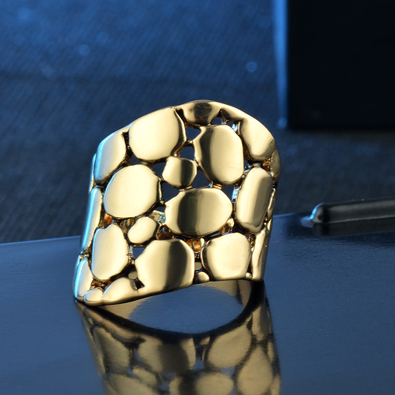 Retro Palace Style Ring Simple Elegant Alloy Gold Plated 22 By 22 Millimeter Timeless Design For Everyday Wear