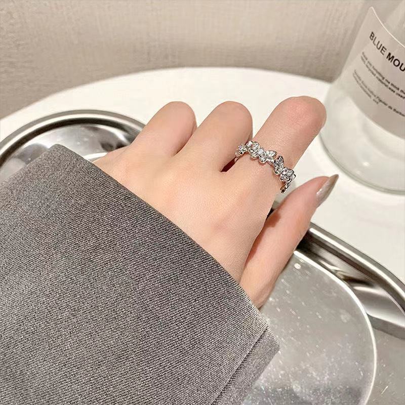 Butterfly Copper Ring For Women Retro Style Simple Fashion Accessory Hypoallergenic Nickel Free Jewelry Everyday Wear