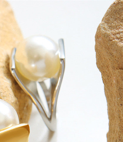 Women's Y-shaped Pearl Titanium Steel Plated 18K Gold Ring