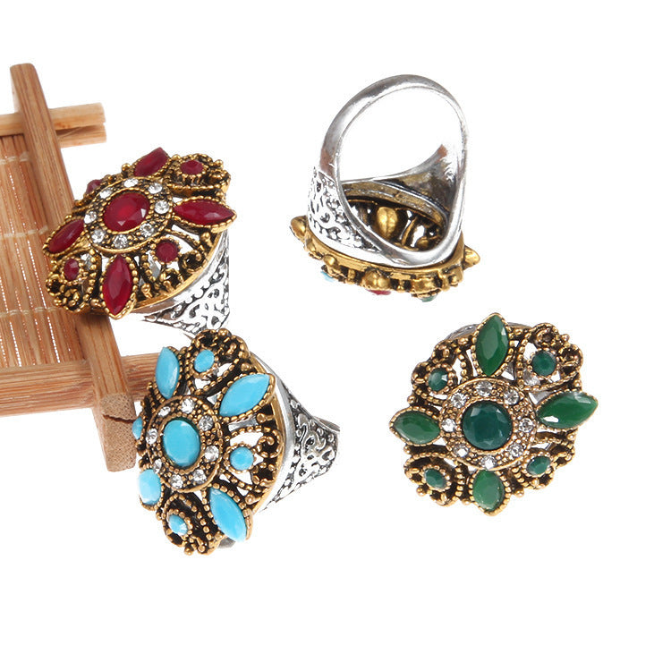 Gold Plated Openwork Crown Ring With Alloy Inlaid Gems And Electroplated Finish For Women Jewelry Elegant Crown Ring